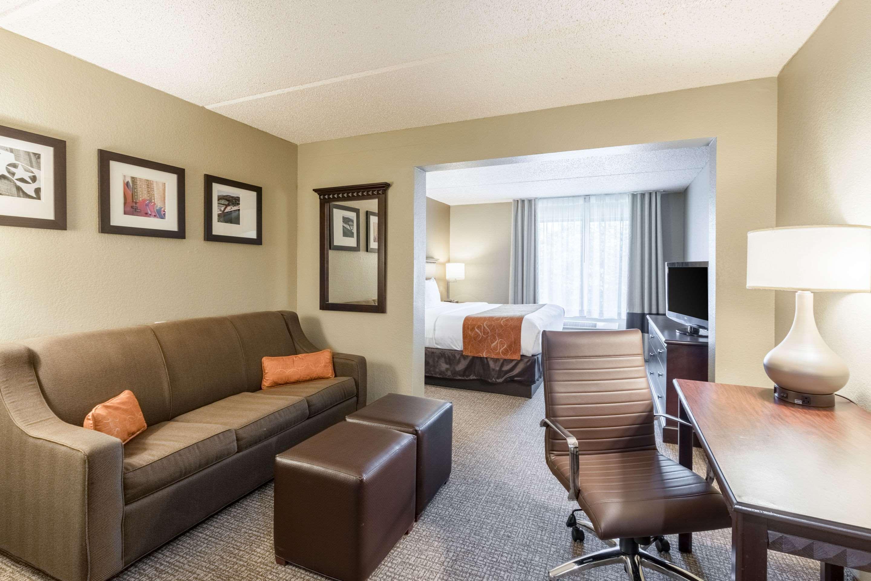 Comfort Suites Austin Airport Extérieur photo