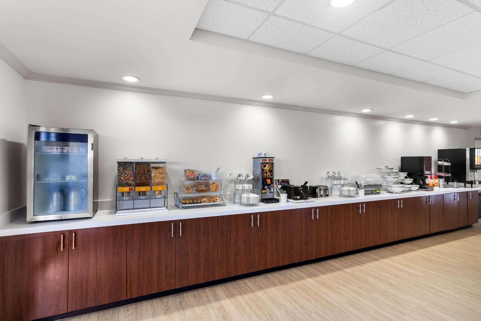 Comfort Suites Austin Airport Extérieur photo