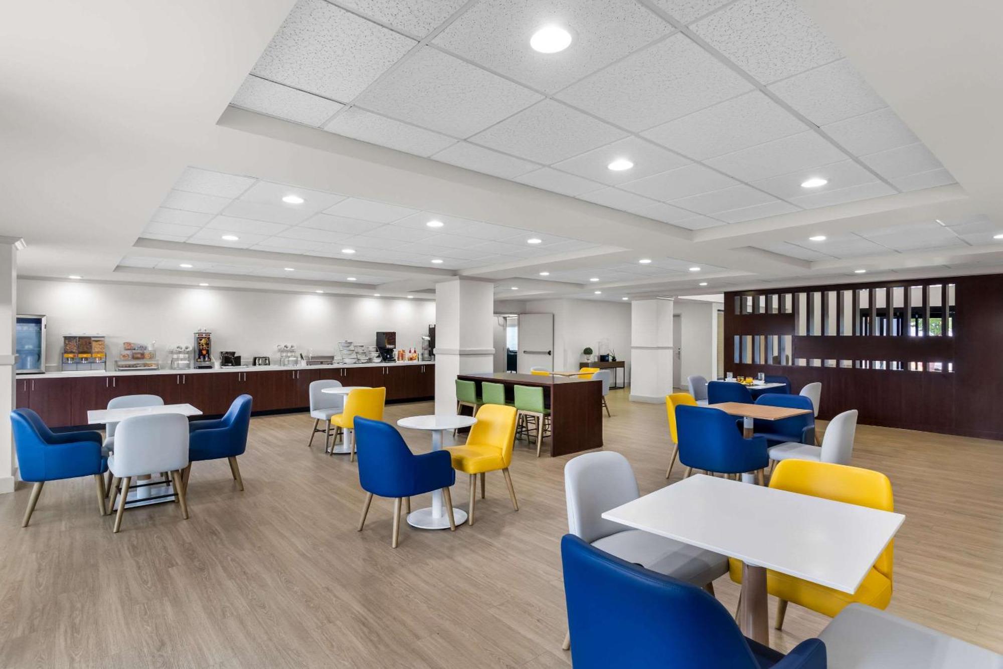 Comfort Suites Austin Airport Extérieur photo