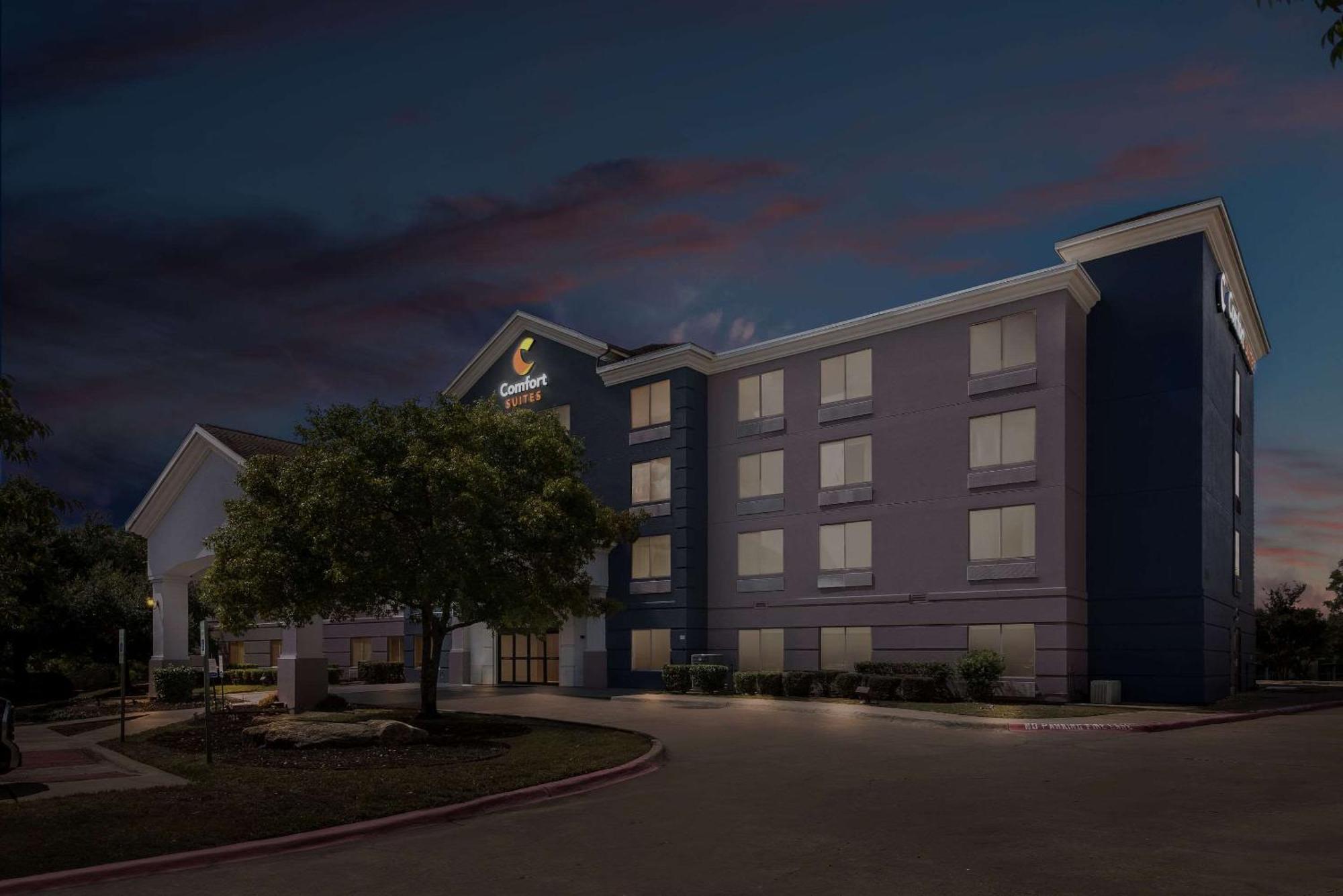 Comfort Suites Austin Airport Extérieur photo