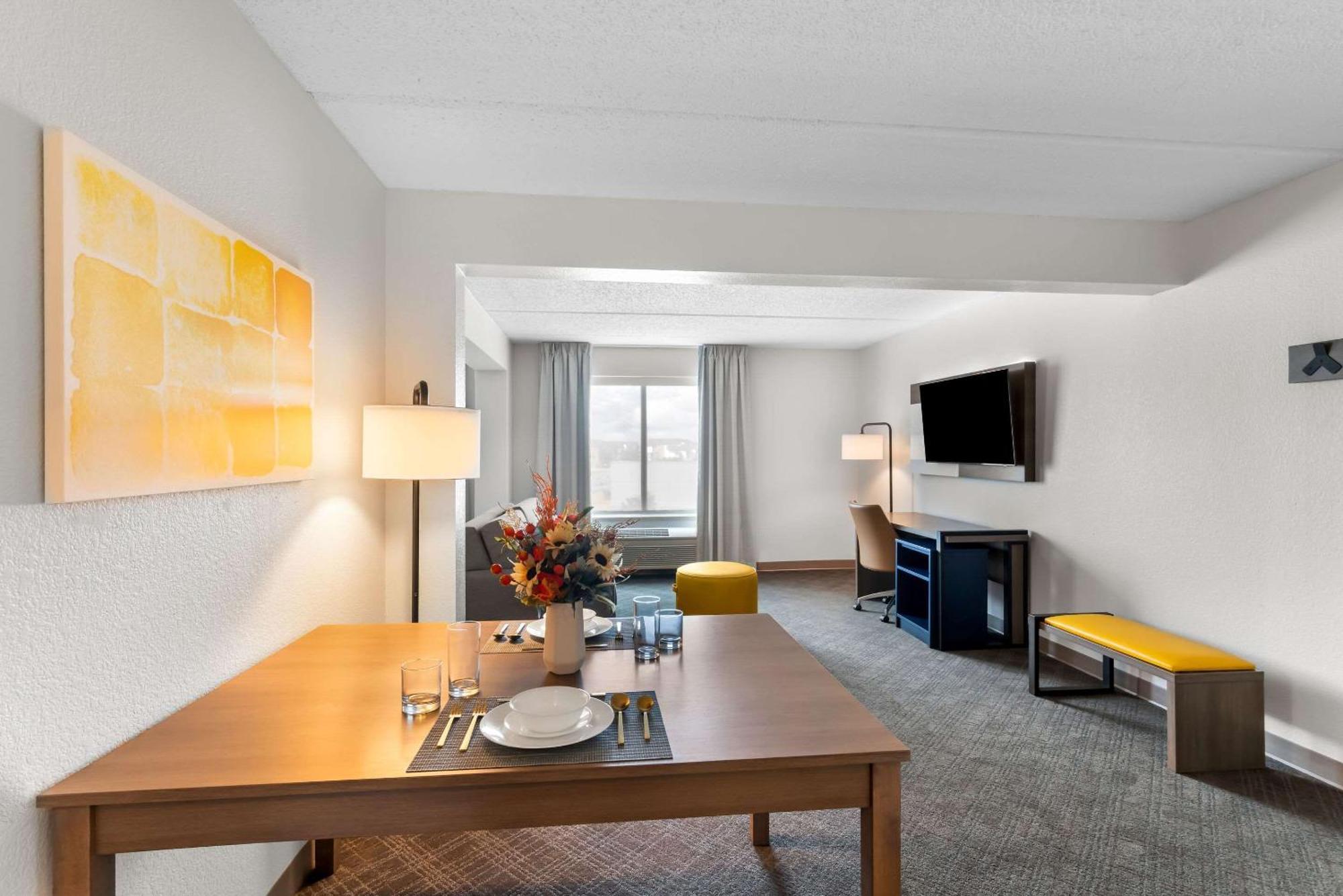 Comfort Suites Austin Airport Extérieur photo